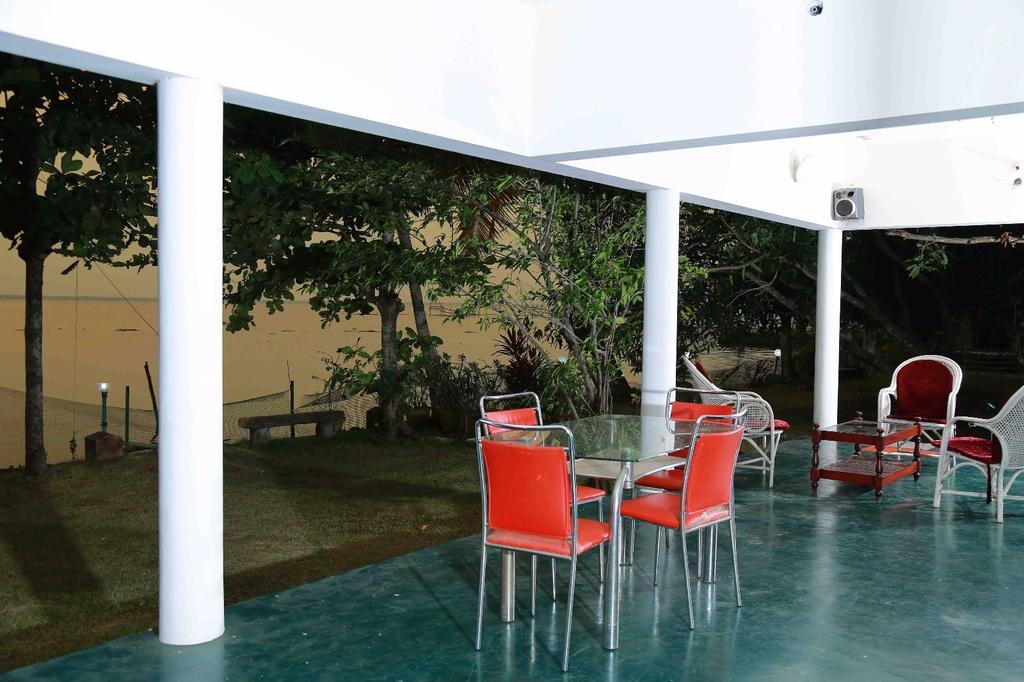Orchid Lake View Homestay Alappuzha ภายนอก รูปภาพ