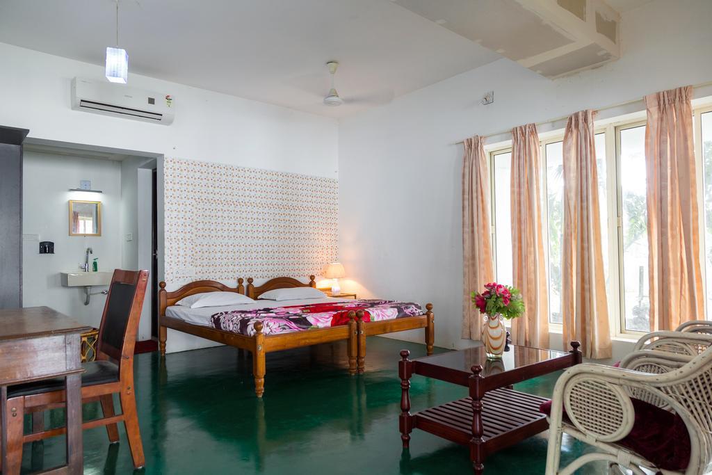 Orchid Lake View Homestay Alappuzha ภายนอก รูปภาพ