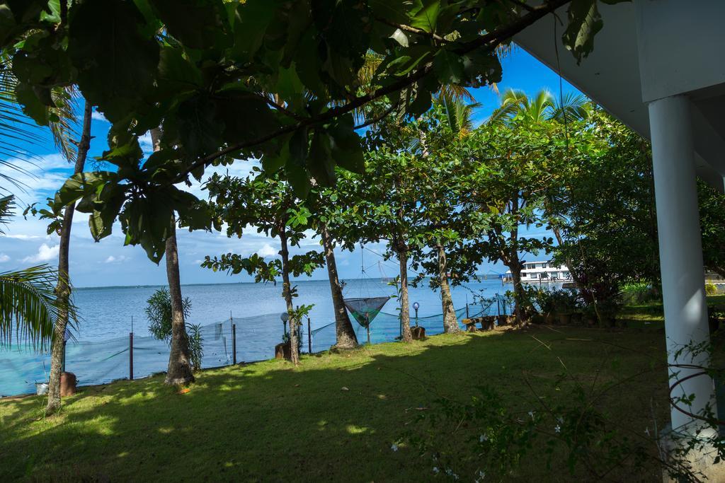Orchid Lake View Homestay Alappuzha ภายนอก รูปภาพ