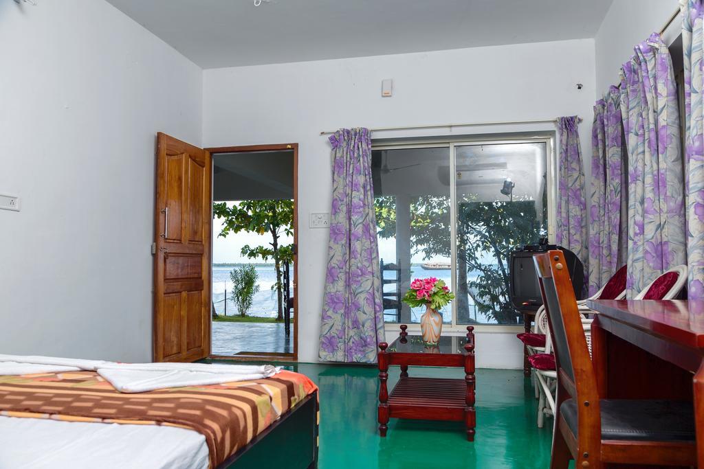 Orchid Lake View Homestay Alappuzha ภายนอก รูปภาพ